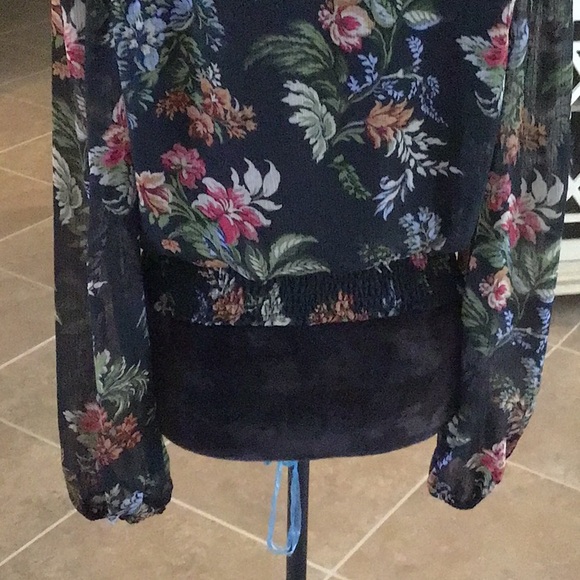 HAVER London floral print smocked waist top, black background, size large - Picture 9 of 11